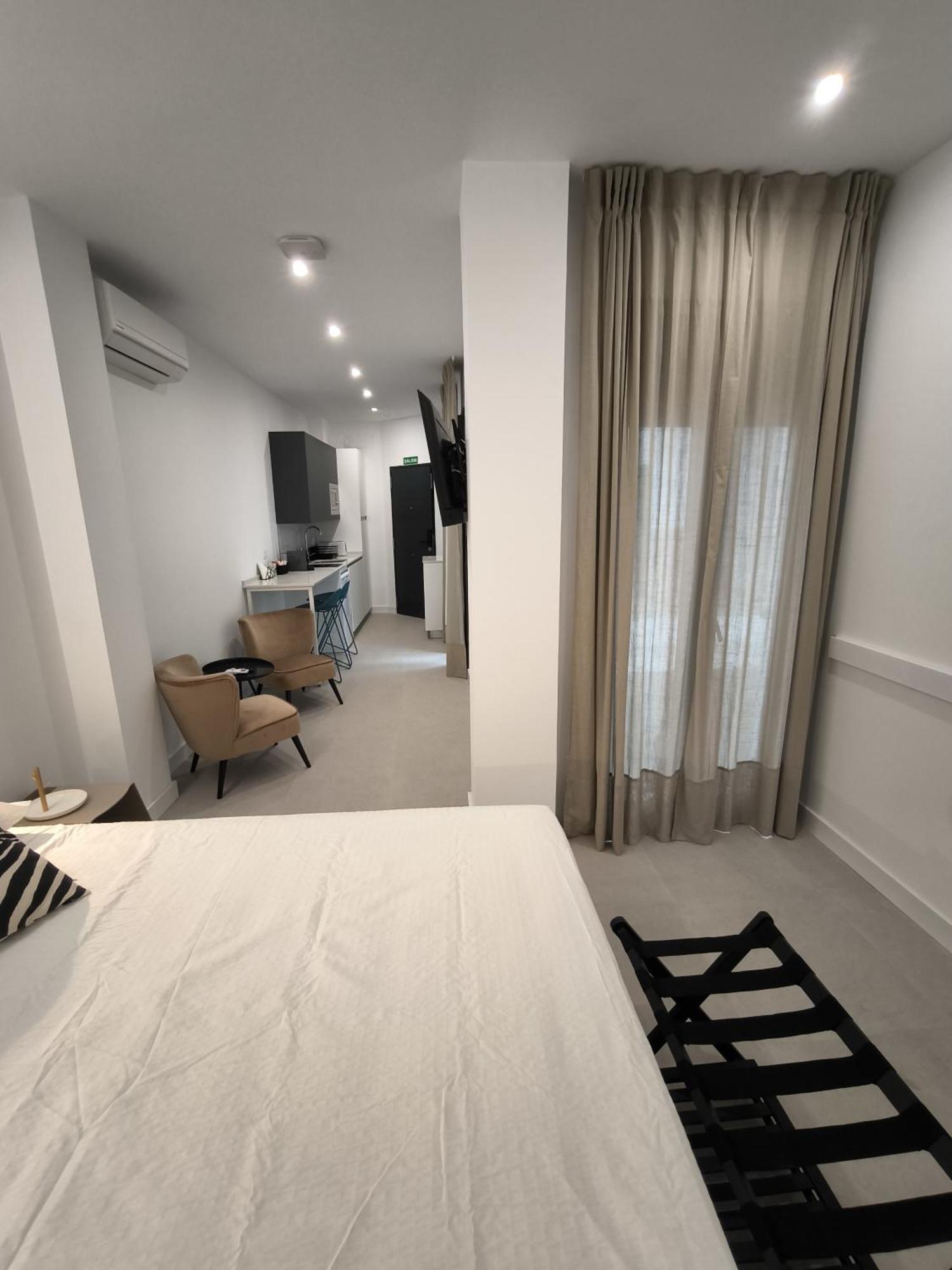 Aparthotel Capuchinos 31 Malaga Zewnętrze zdjęcie