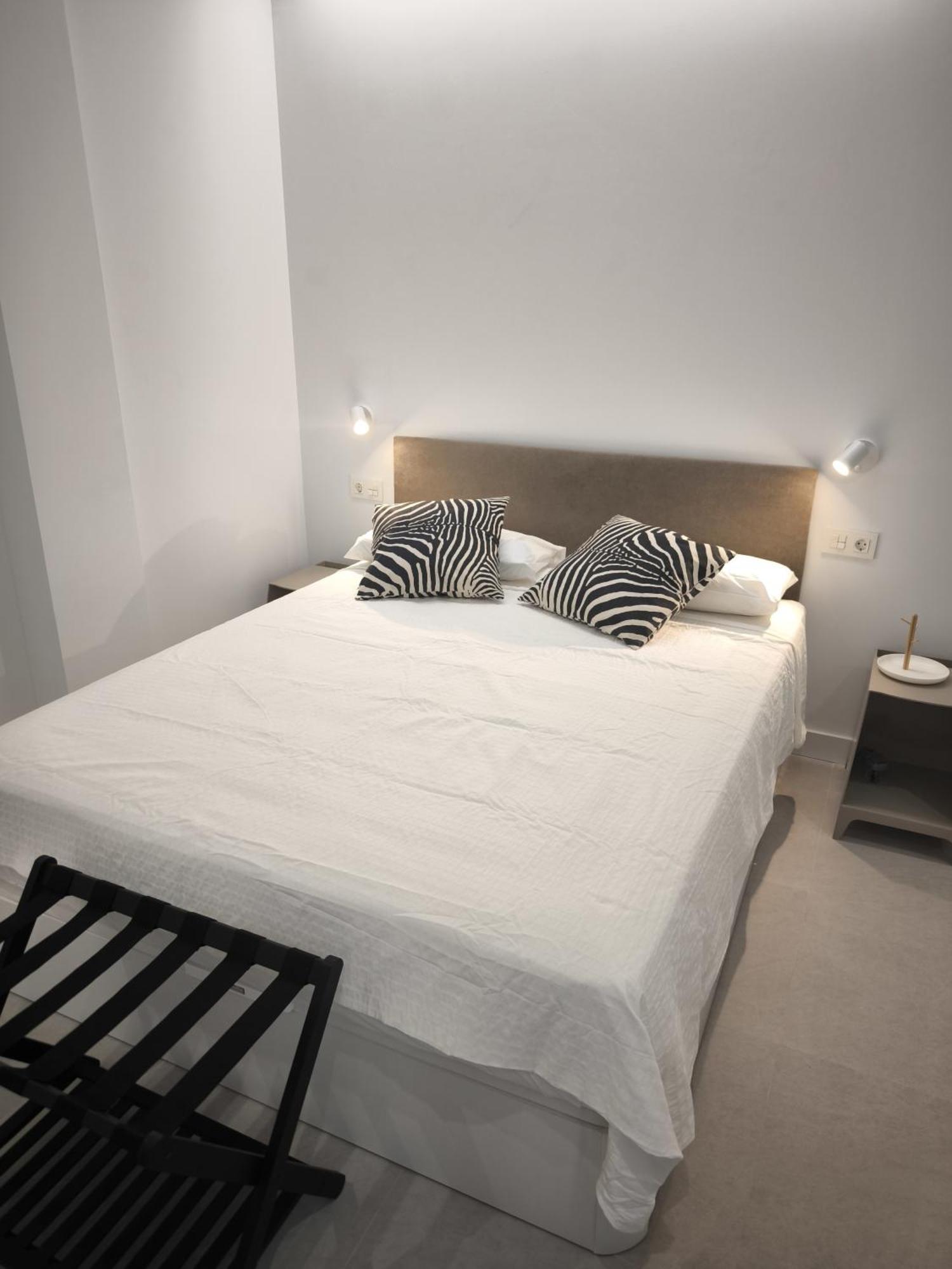 Aparthotel Capuchinos 31 Malaga Zewnętrze zdjęcie