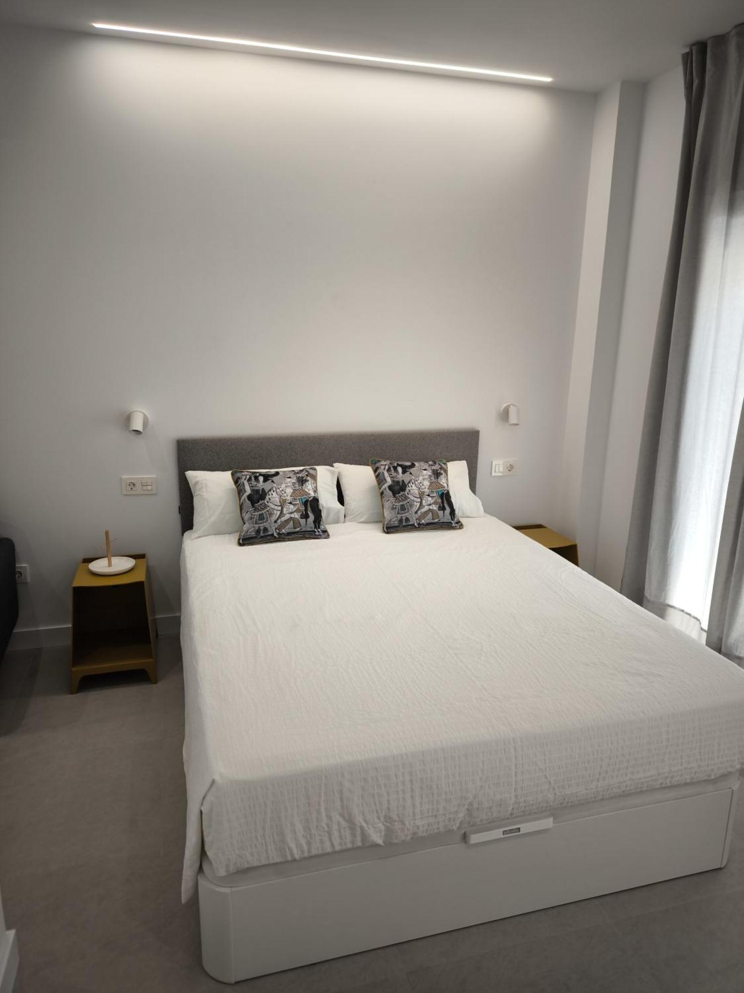 Aparthotel Capuchinos 31 Malaga Zewnętrze zdjęcie